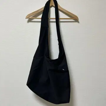 mu_ POSTMAN BAG / BLACK