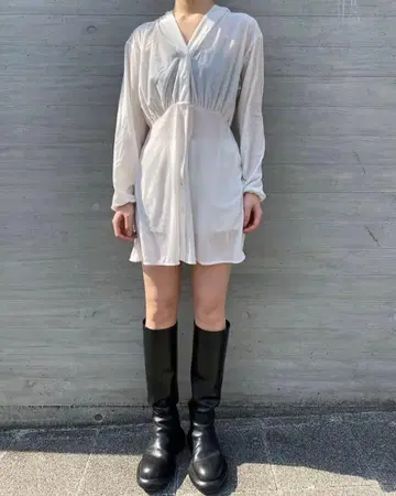 Lu. 벨로아 후디 화이트