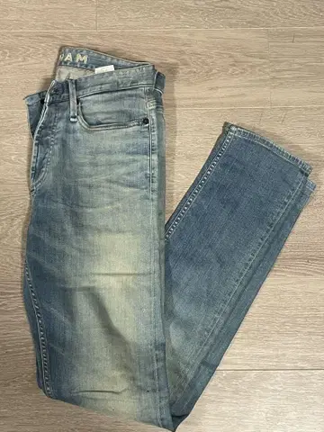 DENHAM 라이트 블루 데님 슬림 핏
