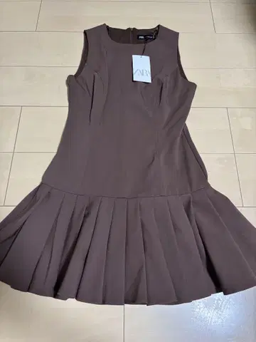 택 포함 새상품 ZARA 플리츠 미니 원피스 M