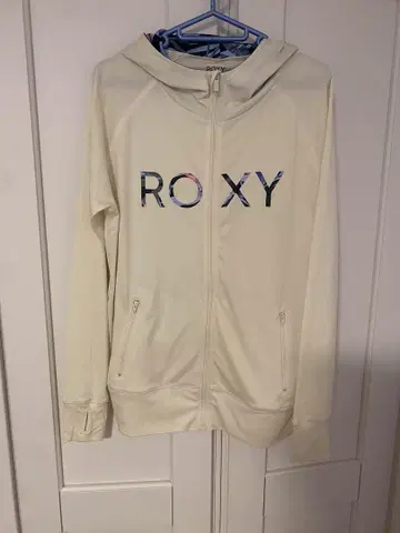 ROXY 화이트 후드티 트로피컬 패턴