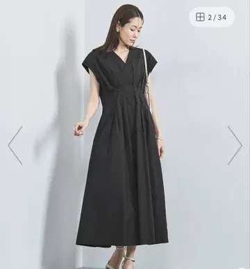유나이티드 애로우즈 턱 V넥 롱 원피스