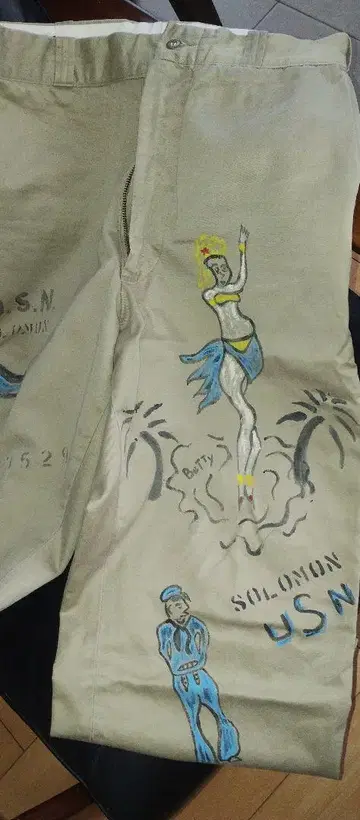 SHANANA MIL 60's Vintage Hand Painted