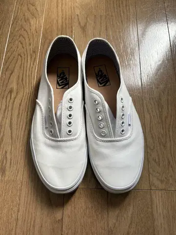 거의 미사용 새상품 VANS 스니커즈 어센틱 26.5cm 화이트