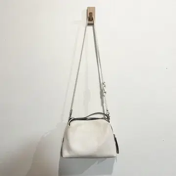 잔니 키아리니 숄더백 화이트