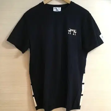 미츠미네 신사 T셔츠 / 블랙 x 화이트 블랙 x 화이트