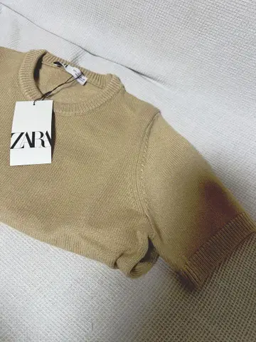 ZARA 베이지 반팔 니트 스웨터