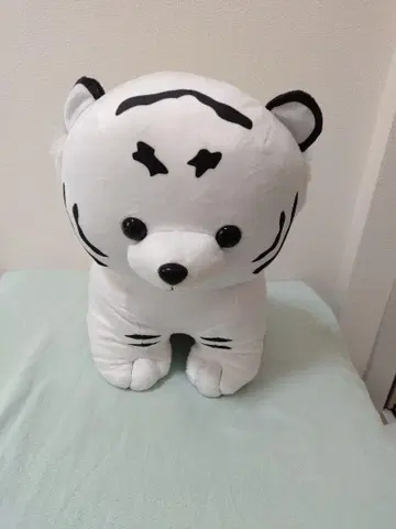 화이트 타이거 봉제 인형