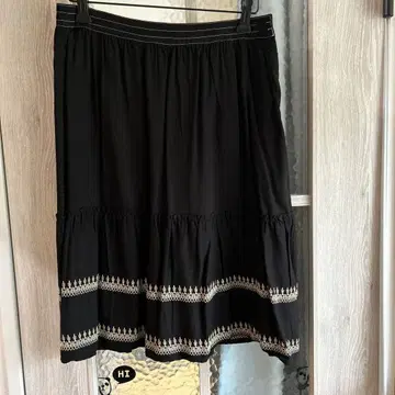 블랙 플레어 스커트