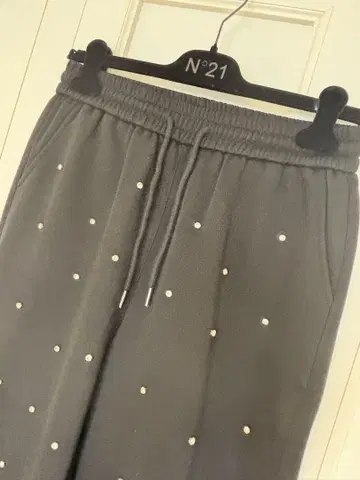 비쥬 장식 캐주얼 팬츠 /블랙