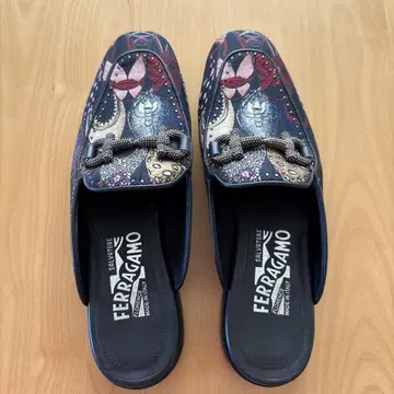 Ferragamo 컬러풀 슬립온 5M