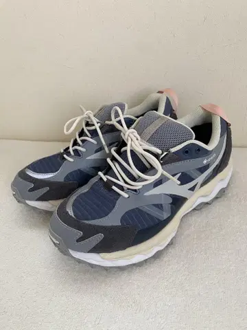 반값 새상품 mizuno wave mujin TL gtx 23.0