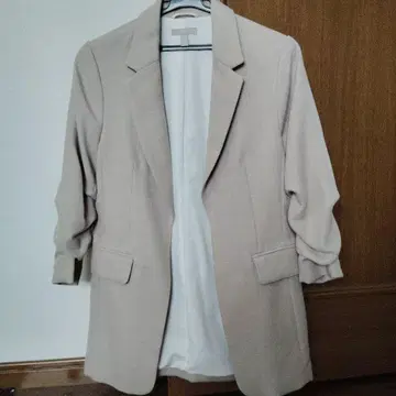 H&M 베이지 테일러드 재킷