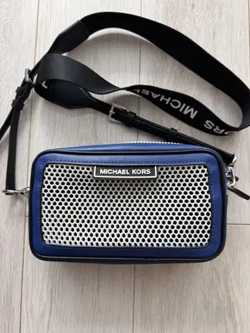 MICHAEL KORS 메쉬 숄더백
