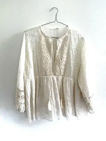 ZARA 아이보리 레이스 컷소