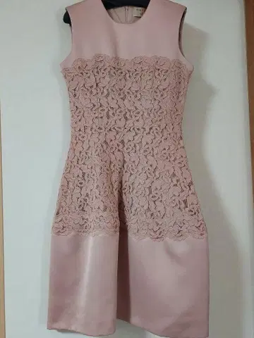 VIAMODA 슬리브리스 드레스 핑크 레이스 새틴