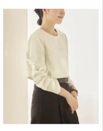 완판템! Plage 새틴 화이트 블라우스 프리 사이즈