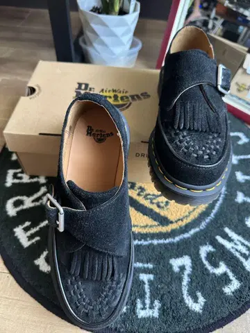 Dr. Martens 스웨이드 로퍼 UK6