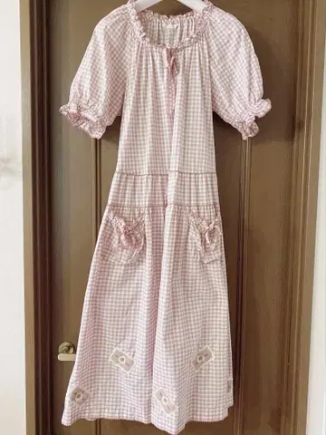 PINKHOUSE 데이지 와펜 원피스
