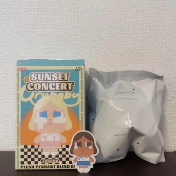 CRYBABY SUNSET CONCERT 플러시 펜던트