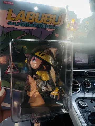 POPMART 라부부 LABUBU SUMMER RIDE 피규어