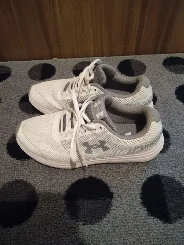 Under Armour 러닝화