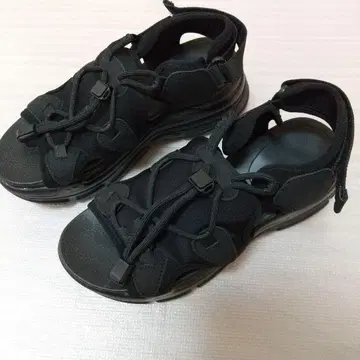 블랙 스포츠 샌들 스트랩