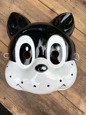 고양이 얼굴 오멘 레트로