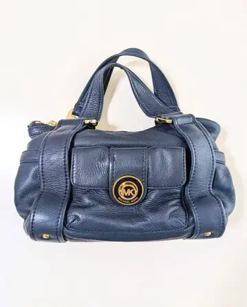 MICHAEL KORS 네이비 밴드 백
