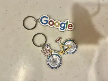 Google 로고와 자전거 키링 세트