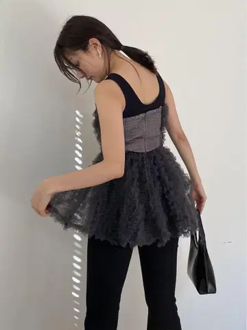 SNIDEL 튤 자수 베어 페플럼 상의 다크 그레이 브라탑 세트