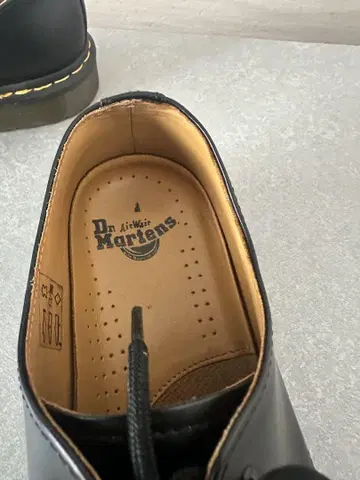 Dr. Martens 블랙 드레스 신발