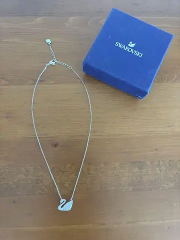 Swarovski 백조 모티브 목걸이 박스 포함