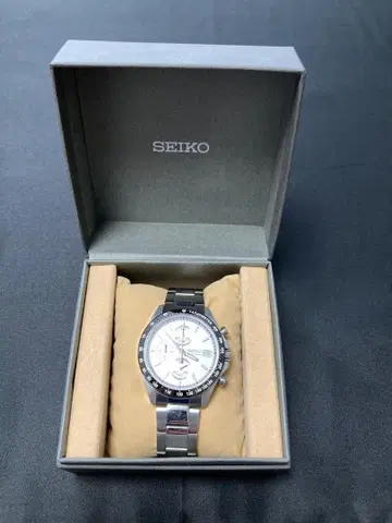 새상품급 SEIKO 실버 크로노그래프 손목시계 8T67 00C0 쿼츠