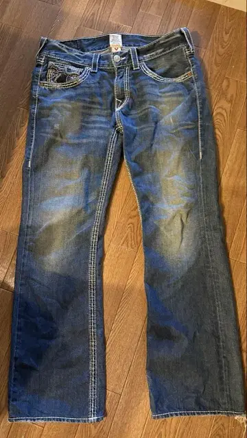 TRUE RELIGION 부츠컷 데님
