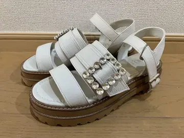 다이애나 비쥬 샌들 화이트