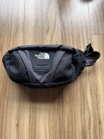 THE NORTH FACE 바디백 블랙