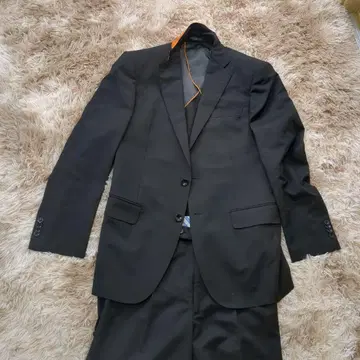 HILTON 블랙 수트