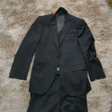 HILTON 블랙 수트