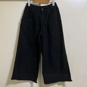 EMODA 데님 턱 가우초 팬츠