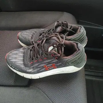 언더아머 UNDER ARMOUR 남성용 스니커즈 26cm