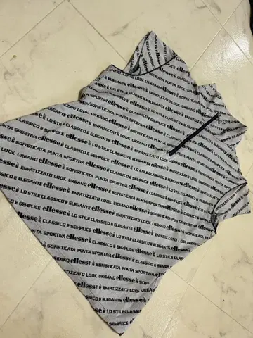 ellesse 로고 프린트 반팔 티셔츠 그레이