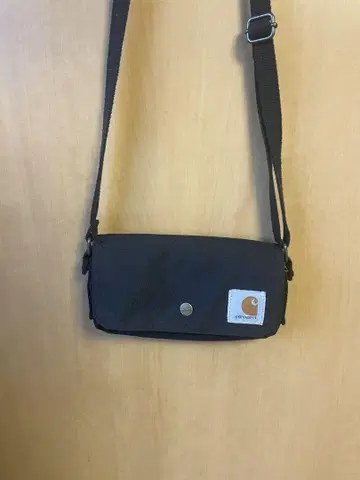 Carhartt 숄더백 블랙