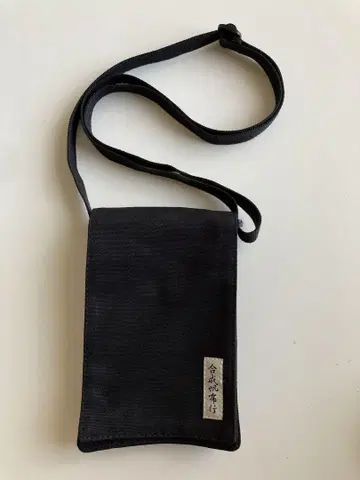 합성 캔버스 스마트폰 숄더 블랙 세로형 [미사용 새상품]