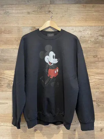 DELUXE (디럭스) DELUXE x Disney Crew 맨투맨
