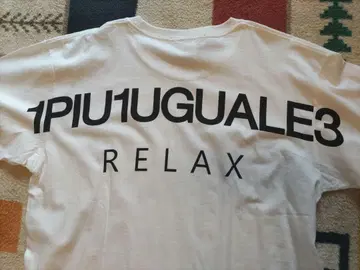 새상품 1PIU1UGUALE3 RELAX 백 로고 프린트 반팔 티셔츠