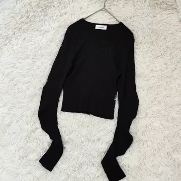 24AW 컨디션 최상 MIESROHE 웨이브 슬리브 RIB 니트