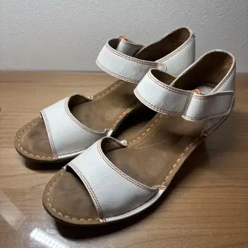 [새상품급] clarks 클락스 샌들 화이트 23.5