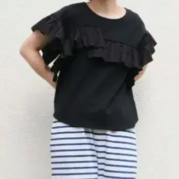 vent blanc(뱅 블랑) 비대칭 프릴 T셔츠