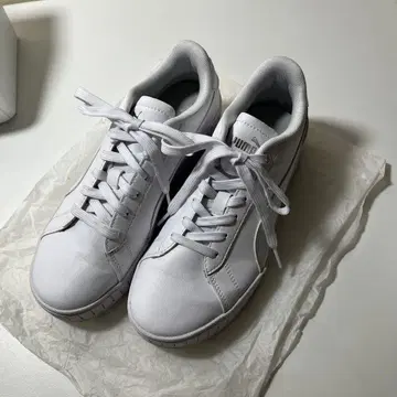 PUMA 화이트 스니커즈 로우컷 24cm